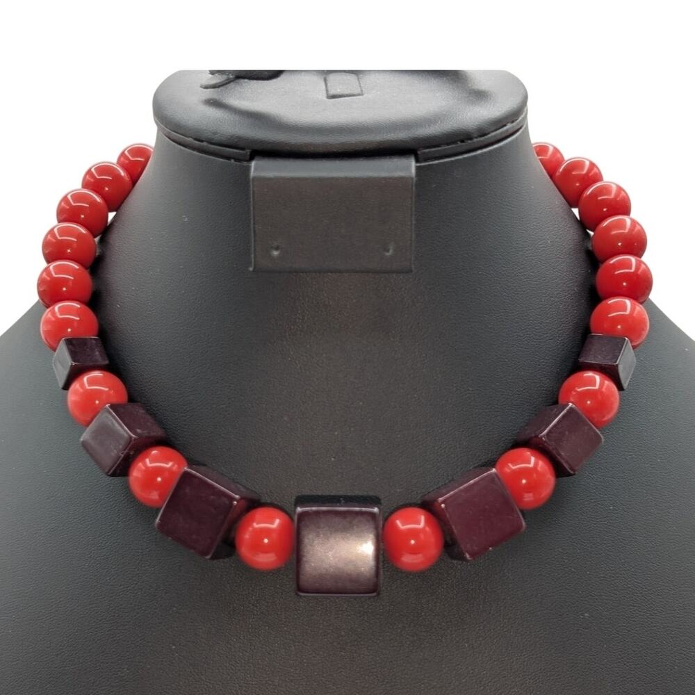 Vtg Bold Lucite Vintage Costume Pop Art Burgundy & Red Bead Choker 17" Necklace